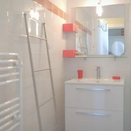 Apartment Avec Piscine Commune Quartier La Pironniere - 4 Personnes Les Sables-d'Olonne