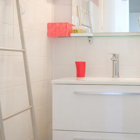 Avec Piscine Commune Quartier La Pironniere - 4 Personnes *